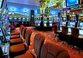 Classic Slots game များ၏ သုံးလုံး reel နှင့် fruit symbols မြင်ကွင်း